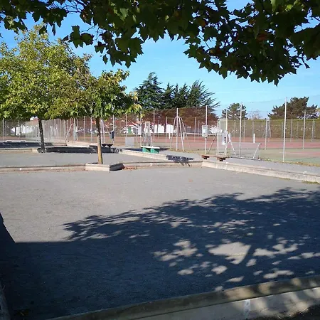 Maison rénovée 2 chambres, près mer, séjour TV - FR-1-224A-79 *